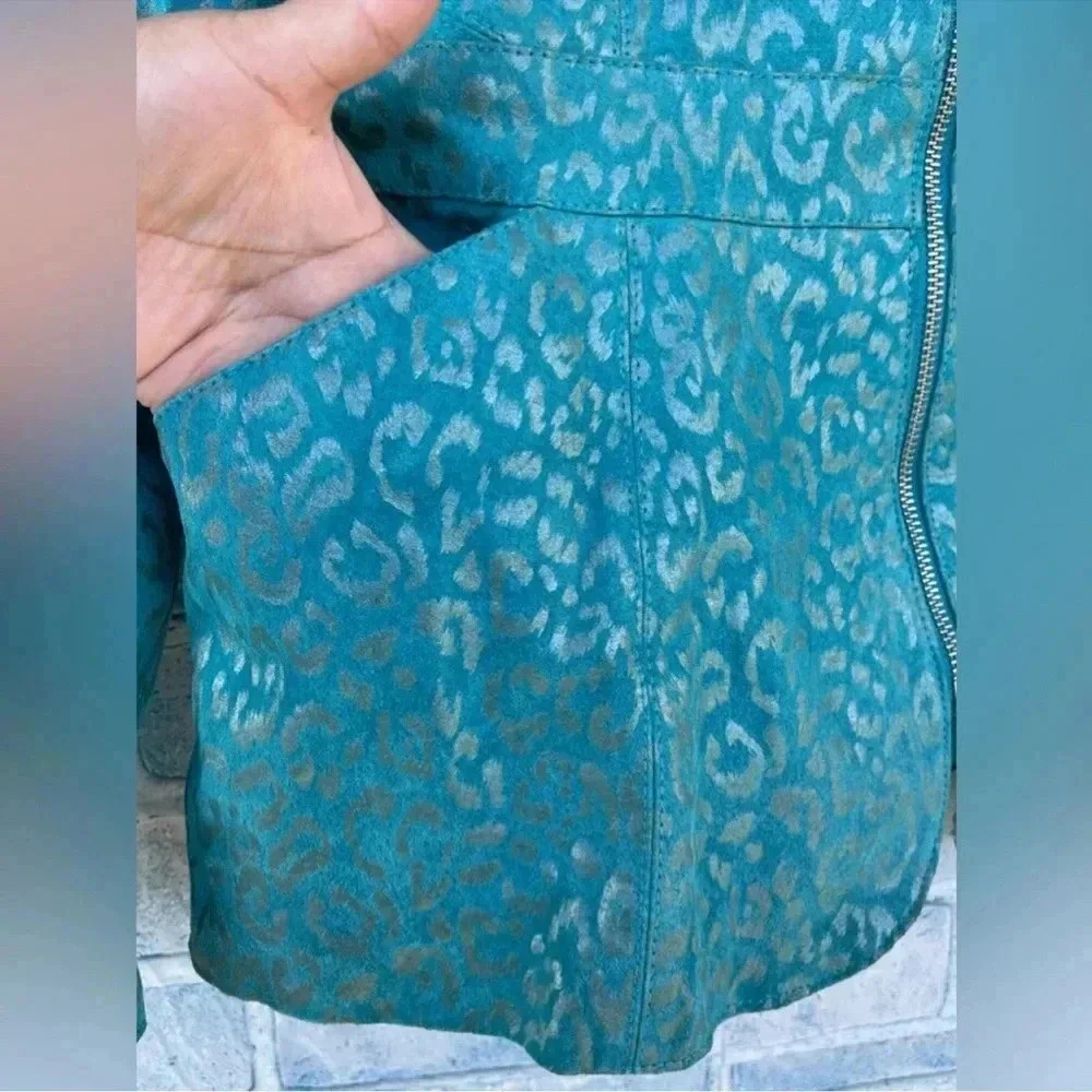 Pamela McCoy Turquoise Cheetah Leopard Print 100% Leather Full Zip Jacket medium
